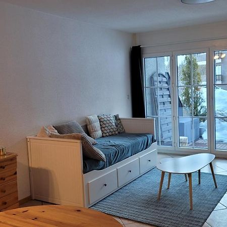 Appartement avec terrasse ensoleillée Gruyeres Esterno foto