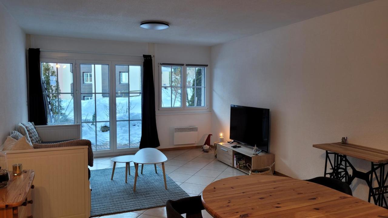 Appartement avec terrasse ensoleillée Gruyeres Esterno foto