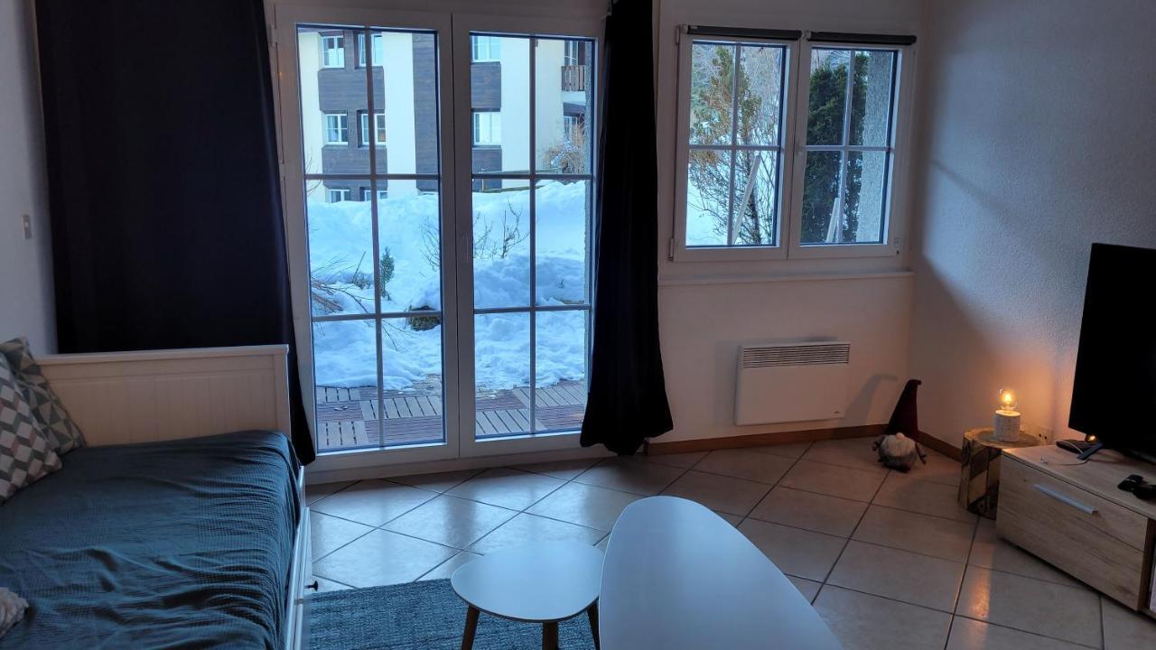 Appartement avec terrasse ensoleillée Gruyeres Esterno foto